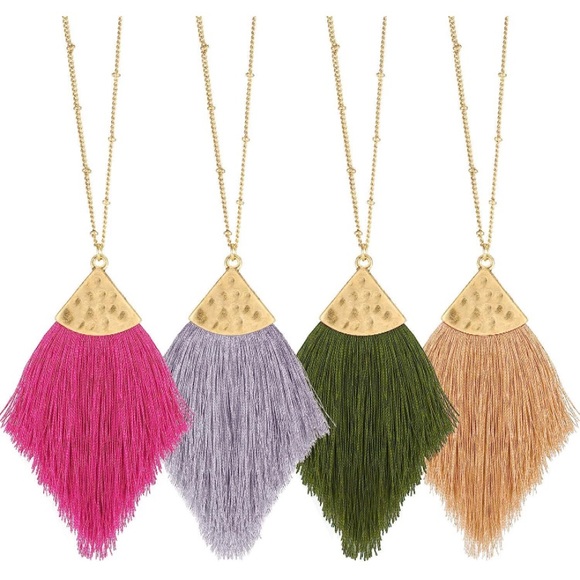 ✨NWT Silk Feathered Tassel Pendant Necklace Gold✨Large Statement necklace ✨ - Picture 2 of 6